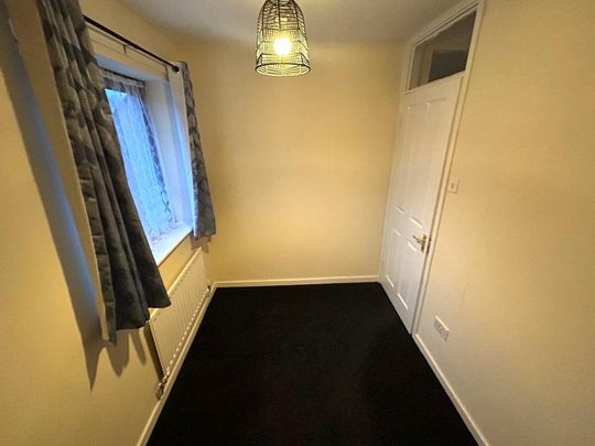 4 bedroom detached house to rent - Photo 1