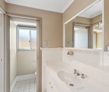 Spacious Family Living in a Quiet Jerrabomberra Pocket - Photo 3
