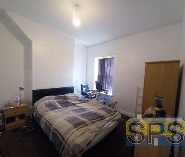 4 bedroom terraced house to rent - Photo 4
