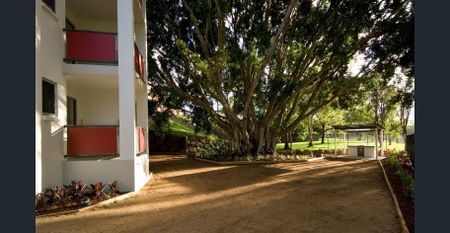 AFFORDABLE 1 BED UNIT IN PRIME LUTWYCHE LOCATION - Photo 4