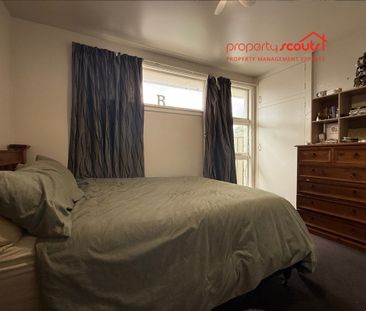 Quiet & Handy – 2 Bedroom Unit with Carport - Photo 3