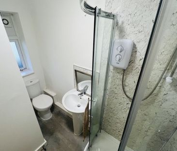 West Parade Flats - Photo 3