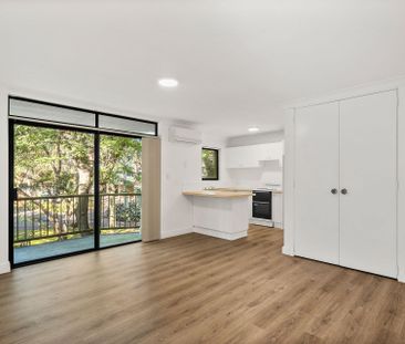 Relaxed Living in a Quiet North Wollongong Pocket - Photo 1