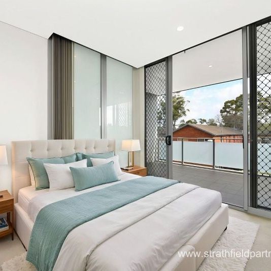 Arriva Strathfield | Huge Luxury 3 Bedroom Apartment - Photo 1