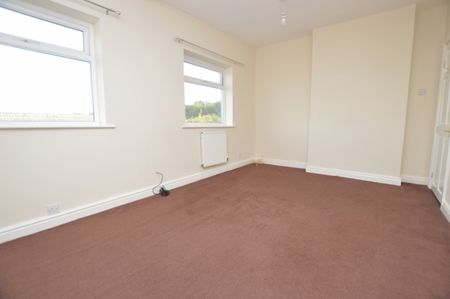 2 Bedroom Terraced House - Photo 3