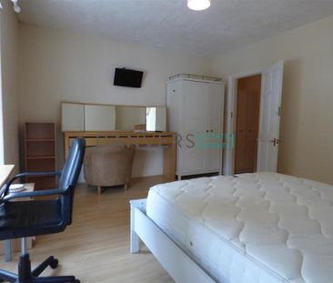 4 bedroom terraced house to rent - Photo 3