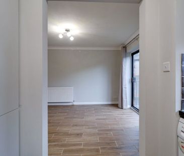 A 1 Bedroom Flat in Millbrook Street, Cheltenham - Photo 3