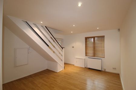 2 Bed End Terrace, St. James's Road, SE1 - Photo 4