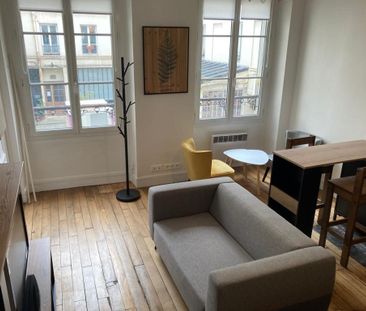 Location Appartement 1 pièce 32m² PARIS 10ème - Photo 2