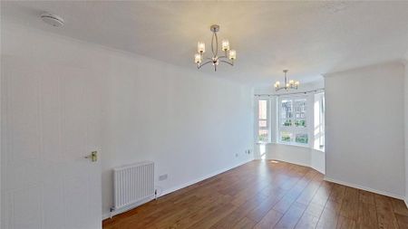 3 bedroom flat to rent - Photo 3