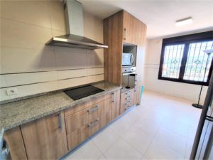 Ref. 49357 PRECIOSA ADOSADA EN ALQUILER EN ESTEPONA - Photo 1