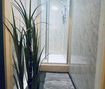 1 Beds - House share - - Photo 5