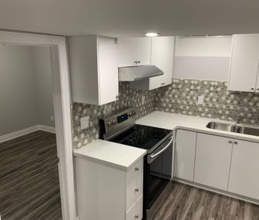 For Lease - 389 Royal West Drive, Brampton, Ontario - Photo 6