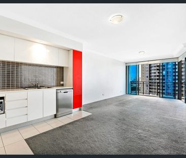 MANTRA RESIDENCES @ SOUTHPORT CENTRAL - South East views over Surfe... - Photo 1