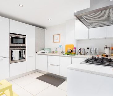 4 bedroom townhouse to rent - Photo 3