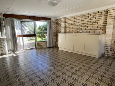 70 Raglan Street, Tamworth - Photo 3