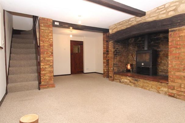 2 bedroom house to rent - Photo 1