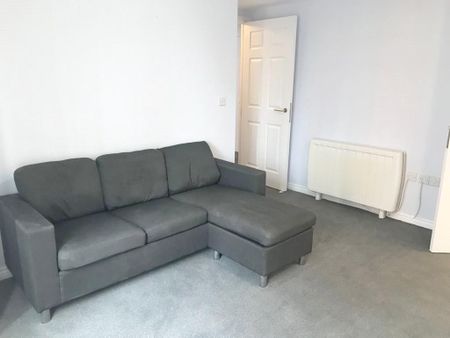 2 bedroom flat to rent - Photo 2