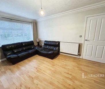 4 bedroom detached house to rent - Photo 1