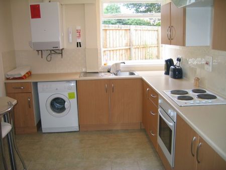 5 bed house close to New College - good bus links to central Durham - Photo 4