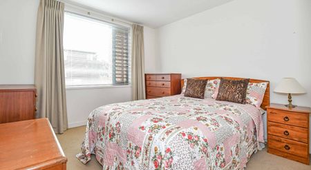 Charming two bedroom apartment! - Photo 5