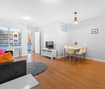 Modern Apartment in Prime Location. - Photo 3