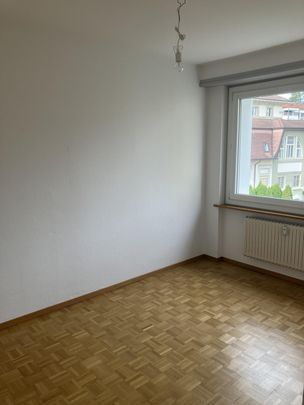 À louer - Bel appartement 4.5 pièces au 4ème étage - Photo 1