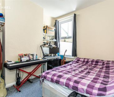 4 bedroom terraced house to rent - Photo 5
