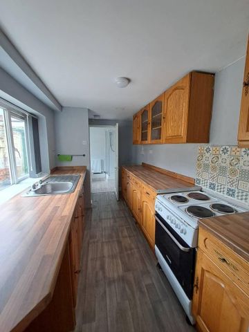 3 bedroom terraced house to rent - Photo 4