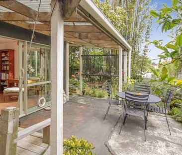 Secluded Studio - Pet Friendly - Photo 4