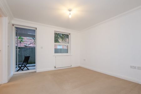 2 bed flat to rent in Owls Road, Bournemouth, BH5 - Photo 5