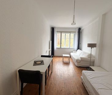 TOULOUSE - SAINT-ETIENNE - T1BIS rénové et meublé Vue Cathédrale, - Photo 3