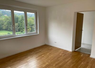 Neuwertige 2 Zimmer Wohnung mit neuer, moderner Einbauküche und Balkon - Photo 1