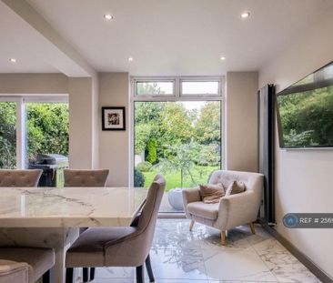 5 bedroom detached house to rent - Photo 3