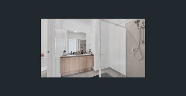 Stunning Family Home for Lease in Prime Location! - Photo 1