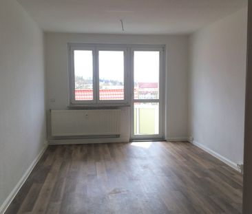 Gemütliche 3-Raum-Wohnung mit Badewanne und sonnigem Balkon - Foto 3