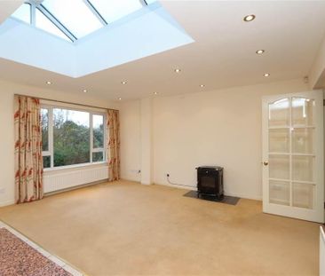 38 Glenariff Drive, Glen Road, Comber, BT23 5HA - Photo 4