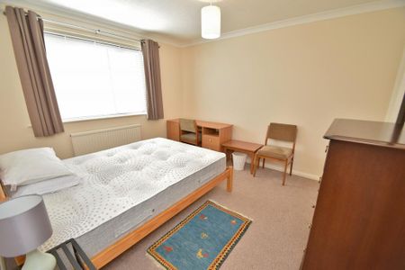 4 bedroom terraced house to rent - Photo 5