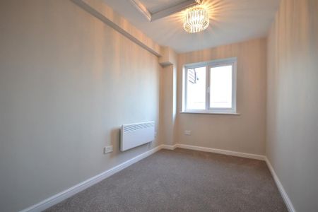 3 bedroom flat to rent - Photo 5