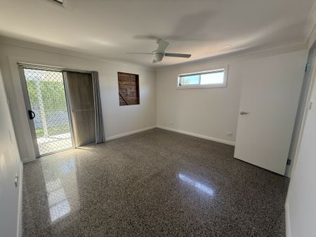 Private One-Bedroom Studio - Photo 2