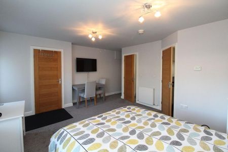 Studio to rent - Photo 2