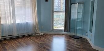 Beautiful 1 bed condo in high rise near Joyce Collingwood station - Photo 2