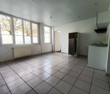 A LOUER : Appartement deux pièces place Maurice Fouque à CAEN - Photo 3