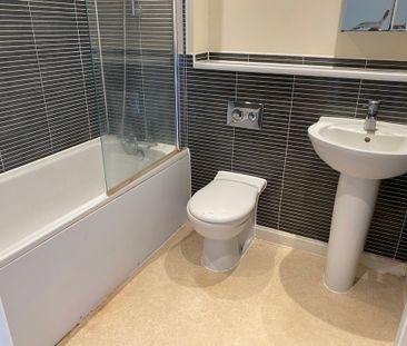 Spitfire Road, Upper Cambourne, CB23 - Photo 5