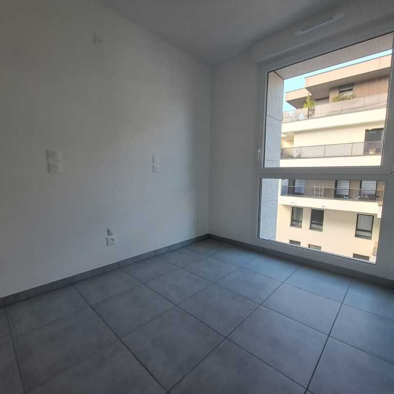 Location Appartement 1 pièce 31m² THONON LES BAINS 74200 - Photo 1