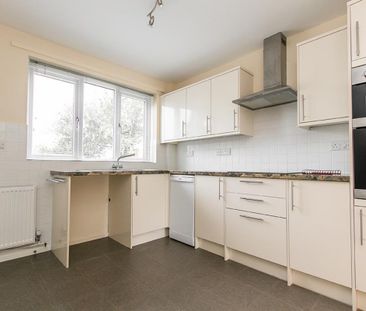 2 bedroom Property to rent - Photo 2