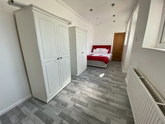 1 Bed Detached House, Fleetwood Road, NW10 - Photo 1