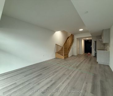 For Lease - 485 Logan Avenue Unit# 308, Toronto, Ontario - Photo 2