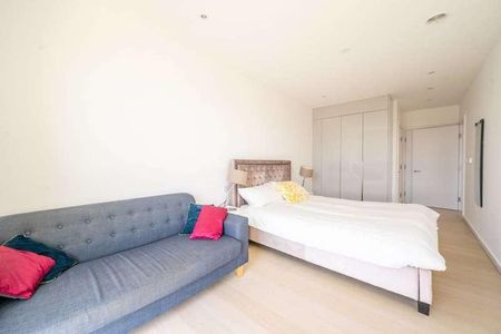 Glasshouse Gardens, Stratford, E20 - Photo 4
