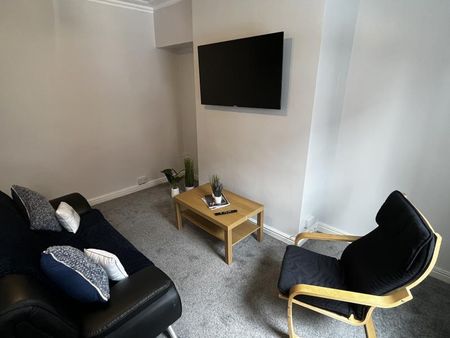 3 bedroom terraced house to rent - Photo 4